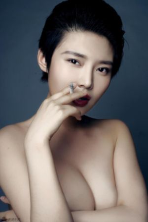 娇妻享受小黄3p口述_超清在线观看